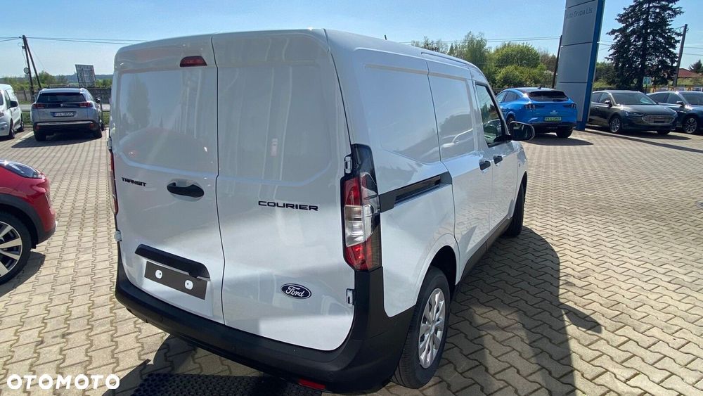 Ford Transit Courier - 5