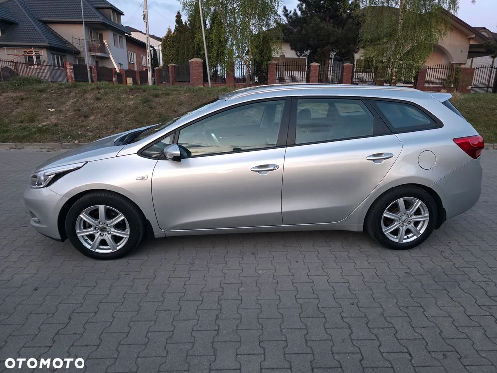 Kia Ceed - 8