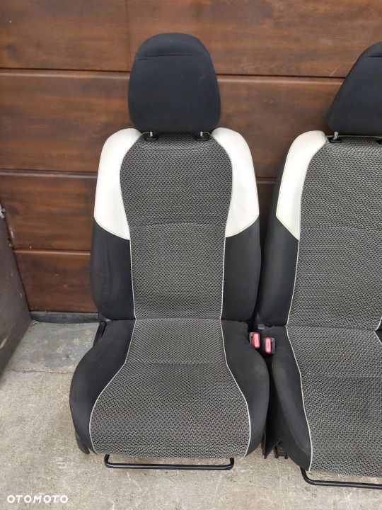Toyota Yaris III fotel lewy prawy przód kanapa tył - 3
