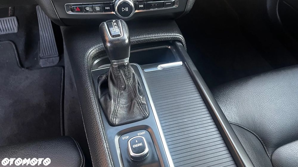 Volvo V90 D4 Momentum - 18