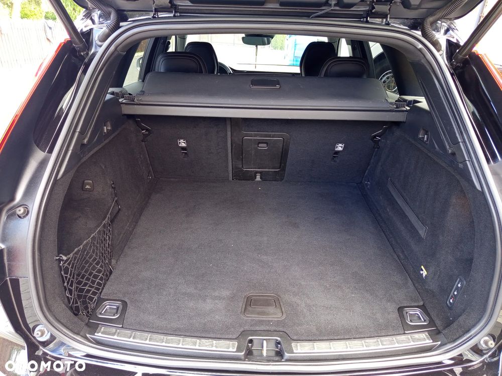Volvo XC 60 D4 R-Design - 26