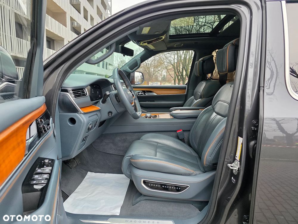 Jeep Grand Wagoneer - 4