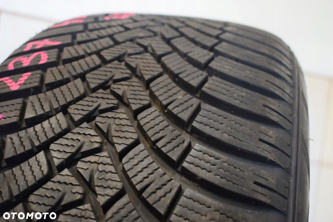 R20 255/40 101V Falken EuroWinter HS01 - 3