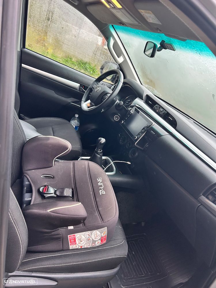 Toyota Hilux 2.4 D-4D 4WD Tracker - 10