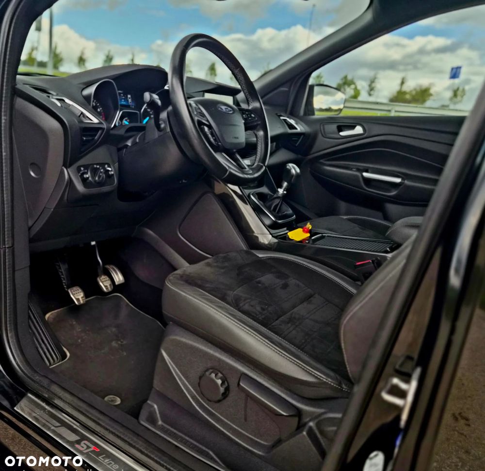 Ford Kuga 1.5 EcoBoost 2x4 ST-Line - 17