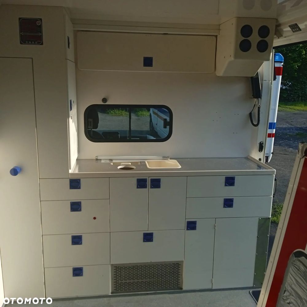 Mercedes-Benz Sprinter - 4