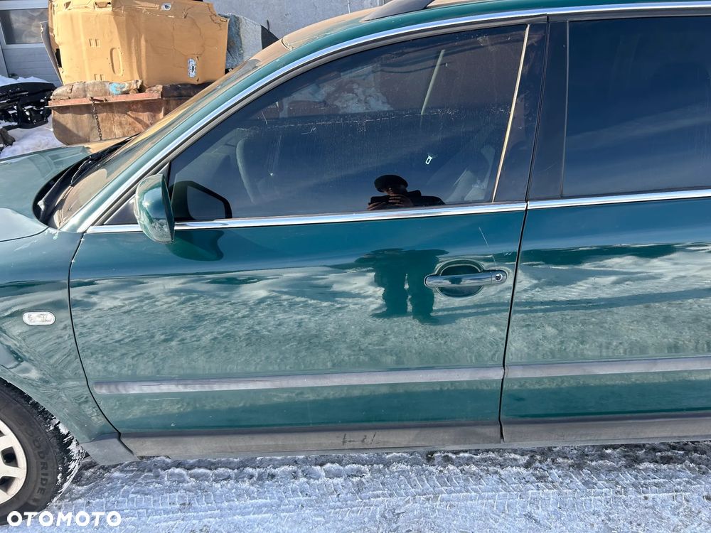 DRZWI PRZÓD PRAWE VOLKSWAGEN PASSAT B5 LIFT KOMBI - 1
