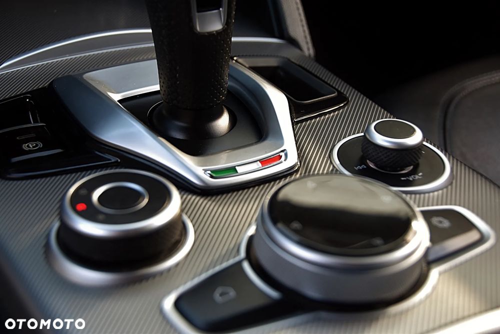 Alfa Romeo Stelvio 2.0 Turbo Veloce Q4 - 28