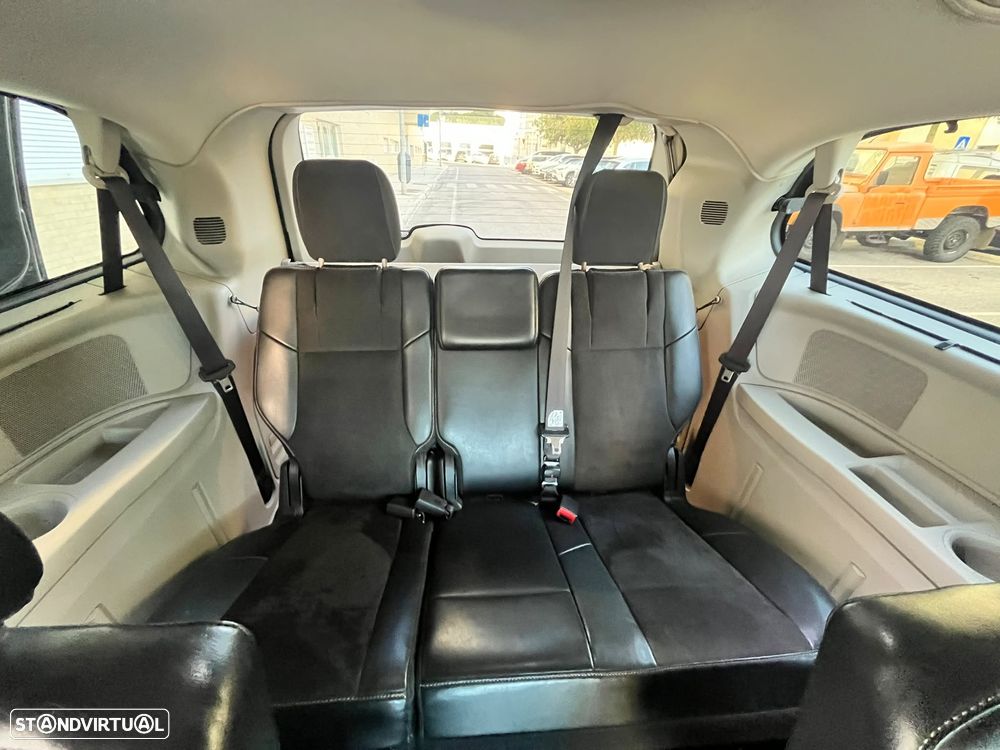 Lancia Voyager 2.8 CRD S - 14