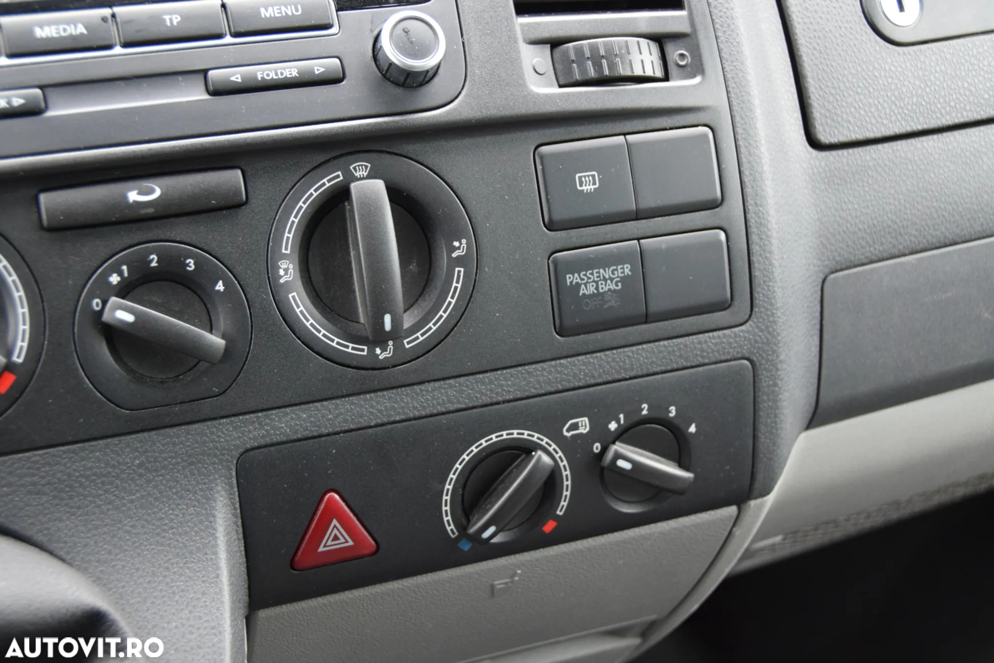 Volkswagen Caravelle - 19