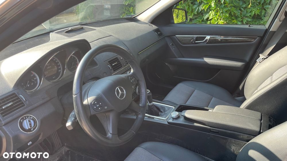 Mercedes-Benz Klasa C 180 K BlueEff Elegance - 6