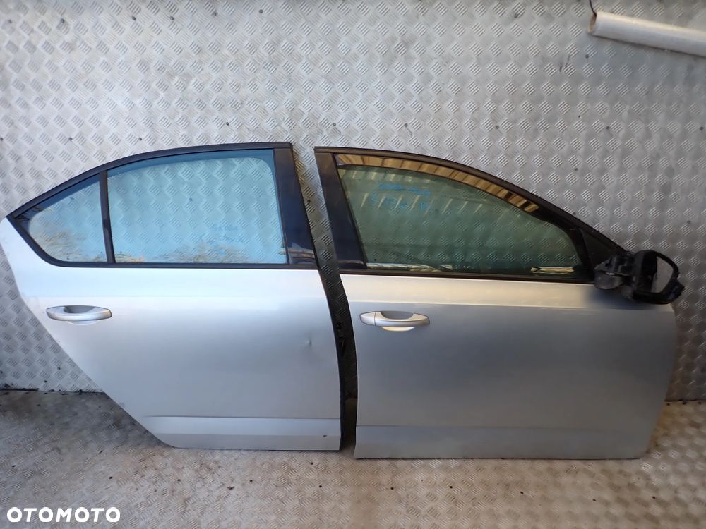 SKODA OCTAVIA III SEDAN KOD LAKIERU LA7W - ZDERZAK PRZÓD +MASKA +BŁOTNIK LEWY / PRAWY -  DRZWI LEWY /PRAWY PRZÓD /TYŁ - ZDERZAK TYŁ - 28