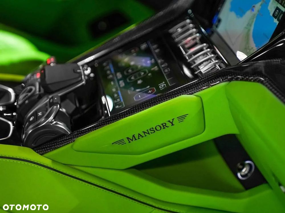 Lamborghini Urus Standard - 17