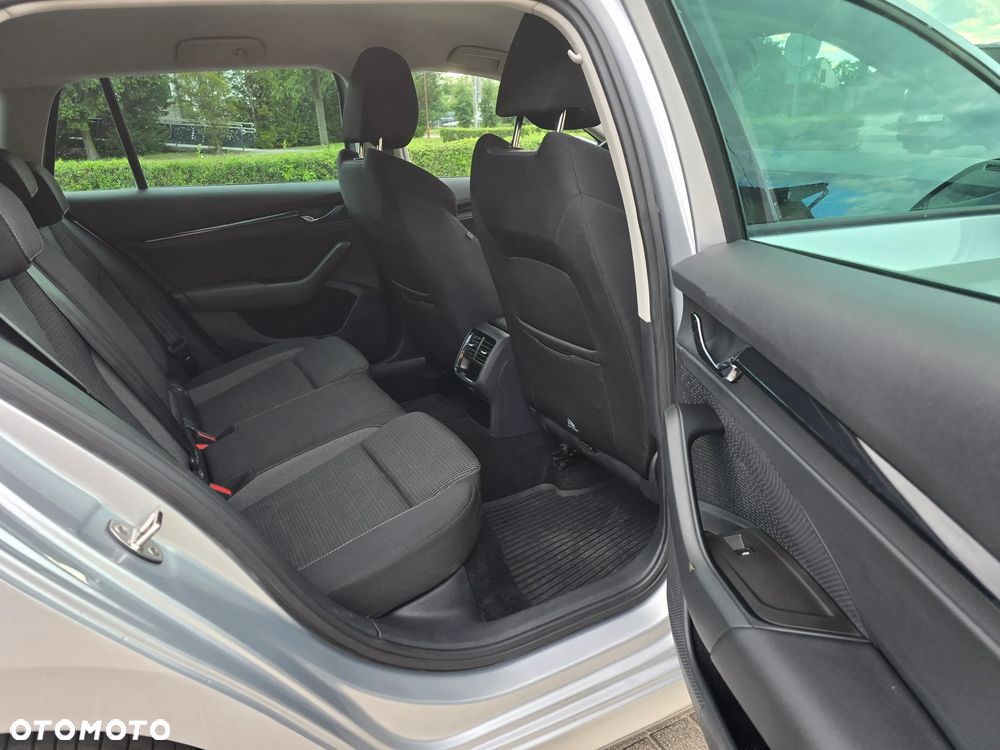 Skoda Octavia 1.5 TSI ACT Style - 12