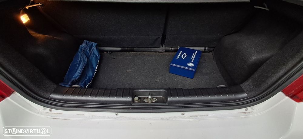 Chevrolet Aveo 1.2 LS - 12