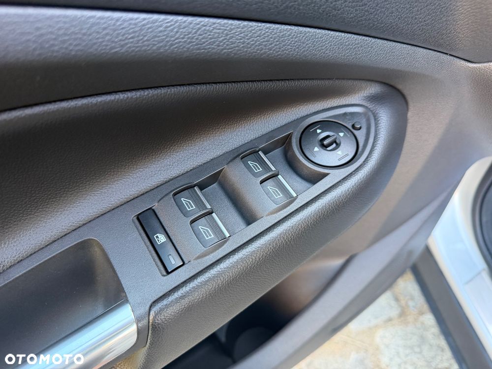 Ford Kuga 2.0 TDCi 2x4 Titanium - 28
