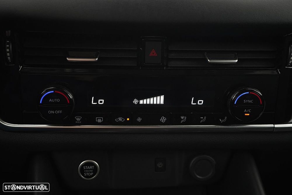 Nissan Qashqai 1.3 DIG-T N-Connecta Xtronic - 13