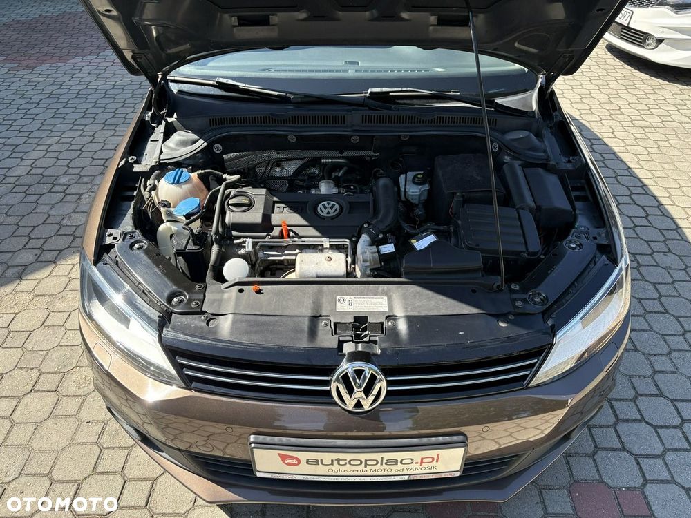 Volkswagen Jetta - 30