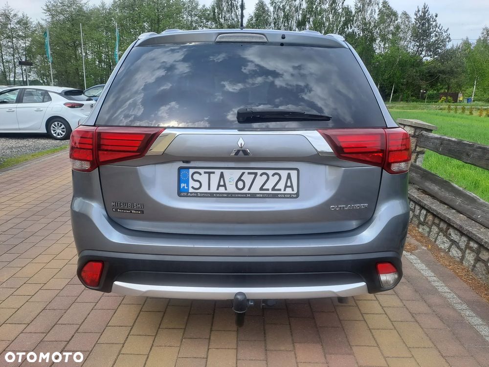 Mitsubishi Outlander - 12