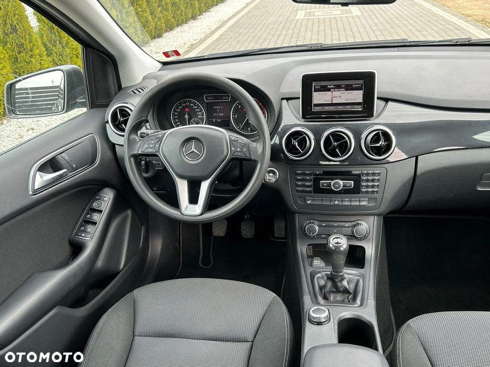 Mercedes-Benz Klasa B 200 CDI - 24