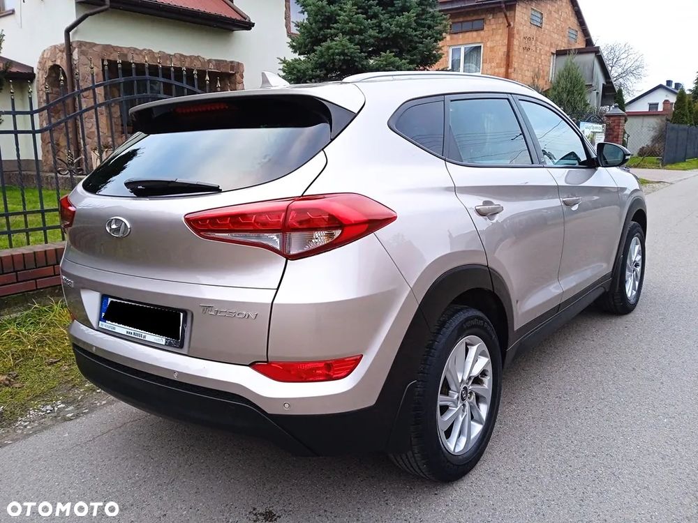 Hyundai Tucson 1.6 GDI BlueDrive GO 2WD - 29