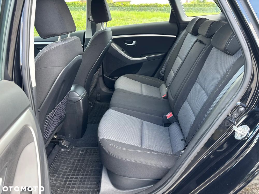 Hyundai i30 Kombi 1.6 CRDI Select - 11