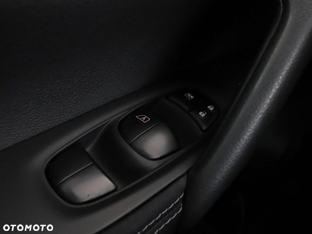 Nissan Qashqai 1.6 DIG-T N-Connecta - 34