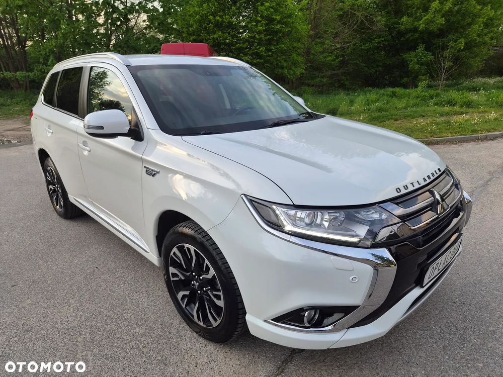 Mitsubishi Outlander - 4