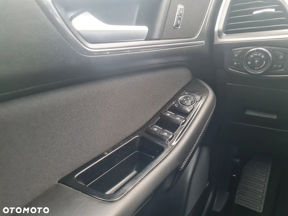 Ford S-Max 2.0 TDCi Titanium - 24