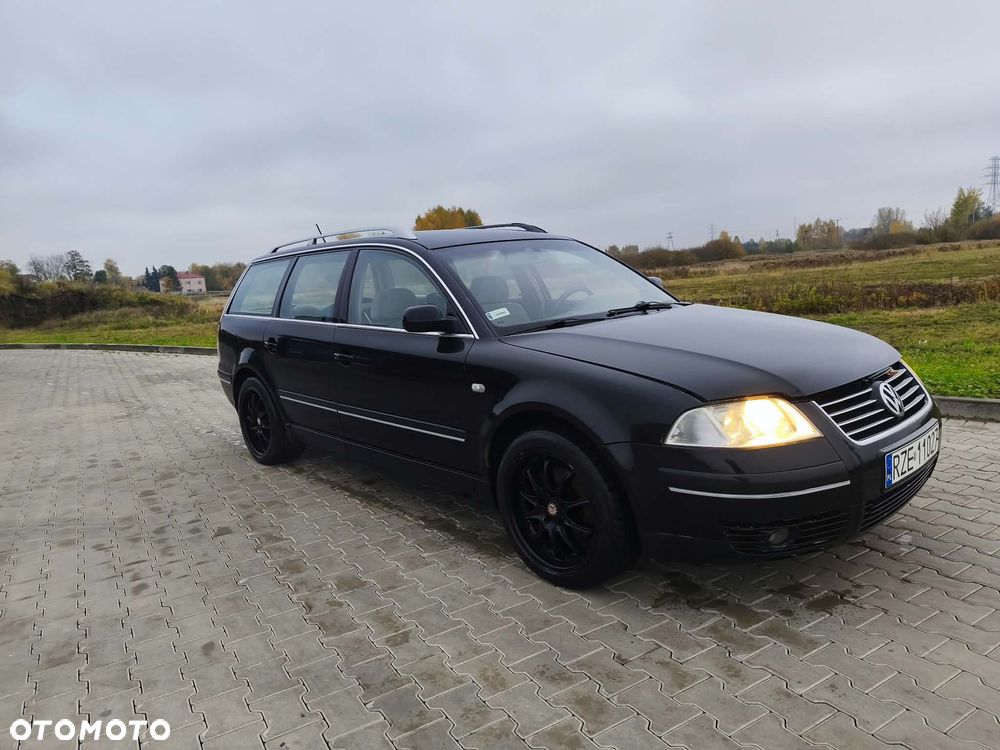 Volkswagen Passat - 1