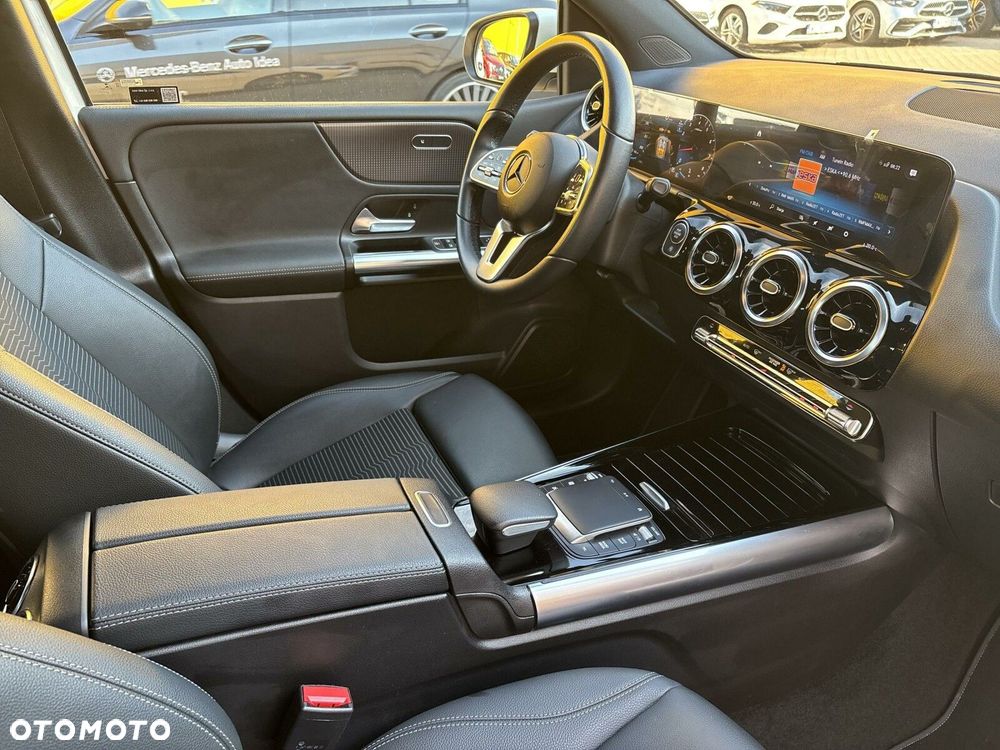 Mercedes-Benz Klasa B 200 4-Matic Progressive 8G-DCT - 16