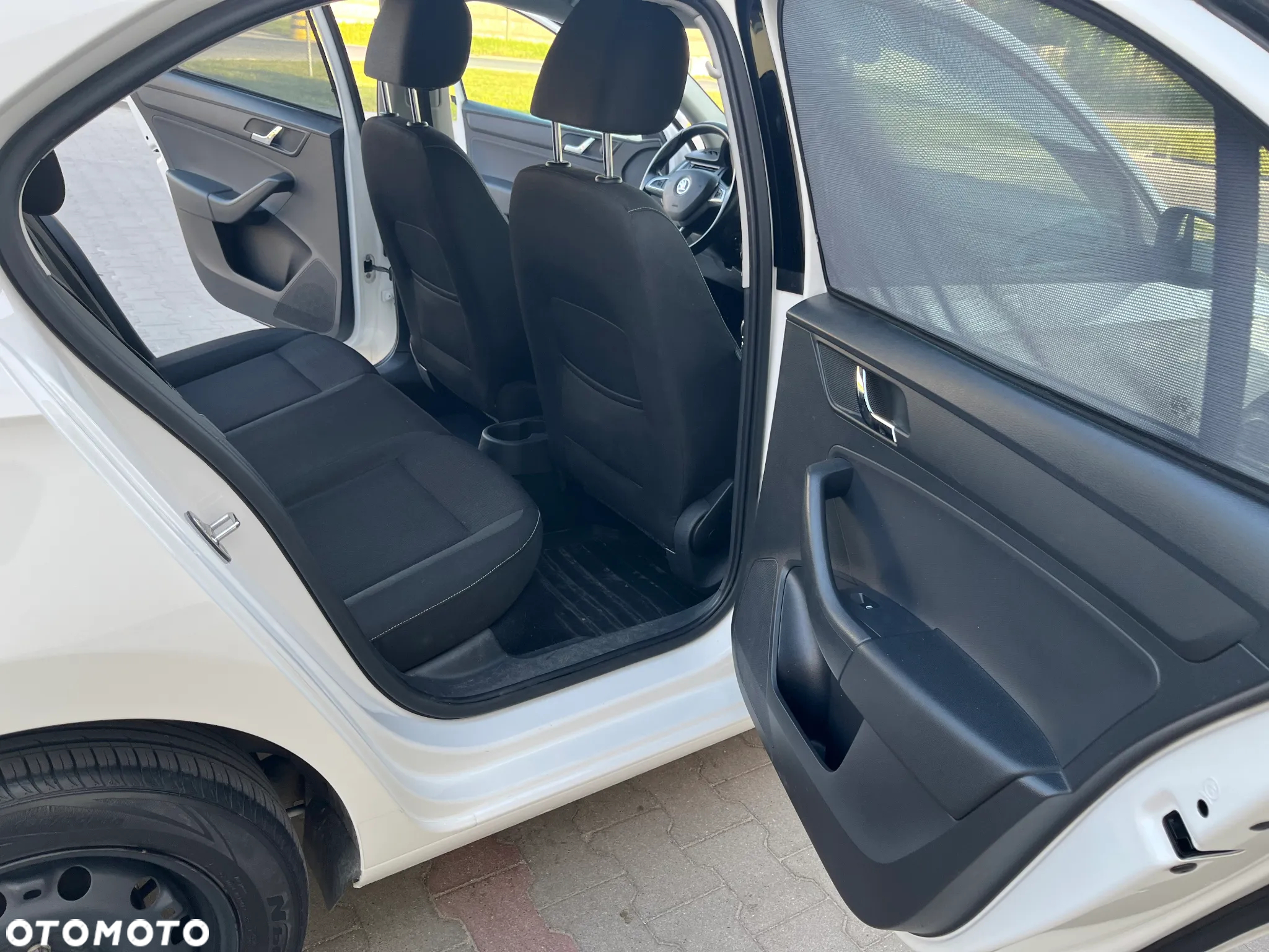 Skoda RAPID 1.6 TDI DPF Ambition Max - 12