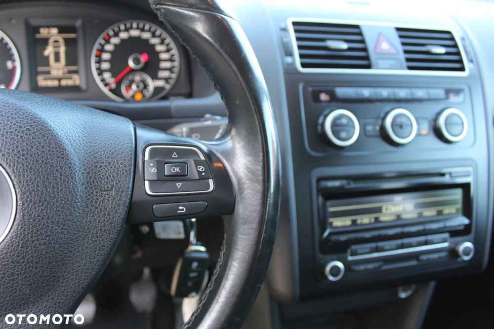 Volkswagen Touran 1.6 TDI DPF BlueMot Comfortline - 22