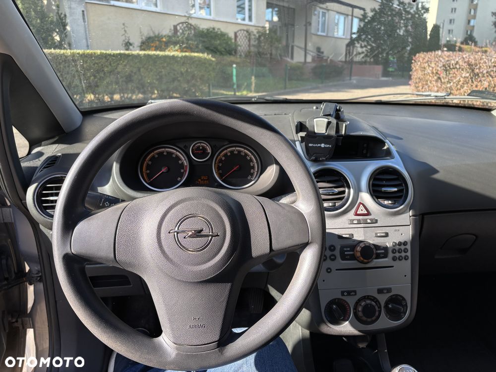 Opel Corsa 1.2 16V Cosmo - 9