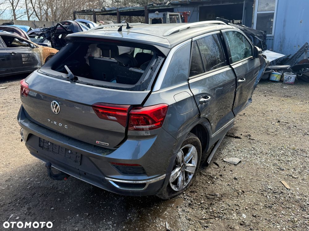 Volkswagen T-Roc 2019 photo 2
