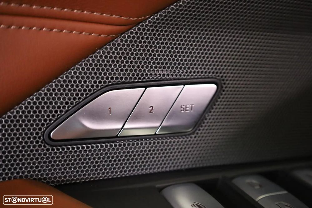 BMW M4 Competition xDrive - 27