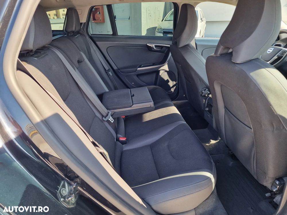 Volvo V60 D5 Geartronic Momentum - 16