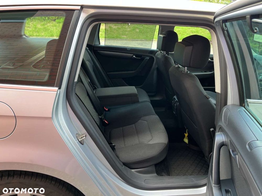 Volkswagen Passat - 22
