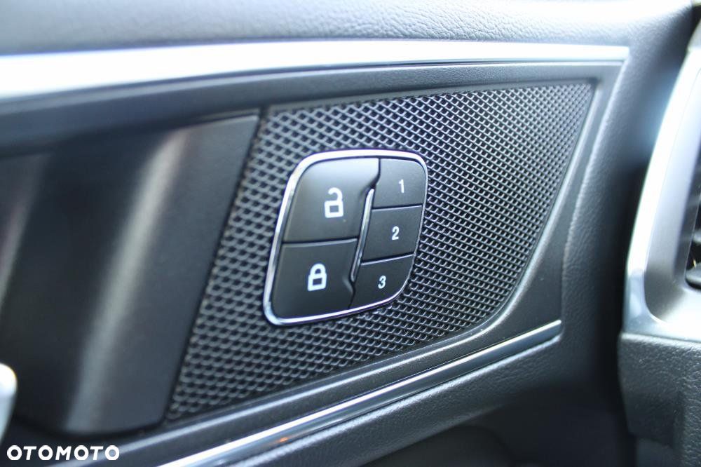 Ford S-Max - 13