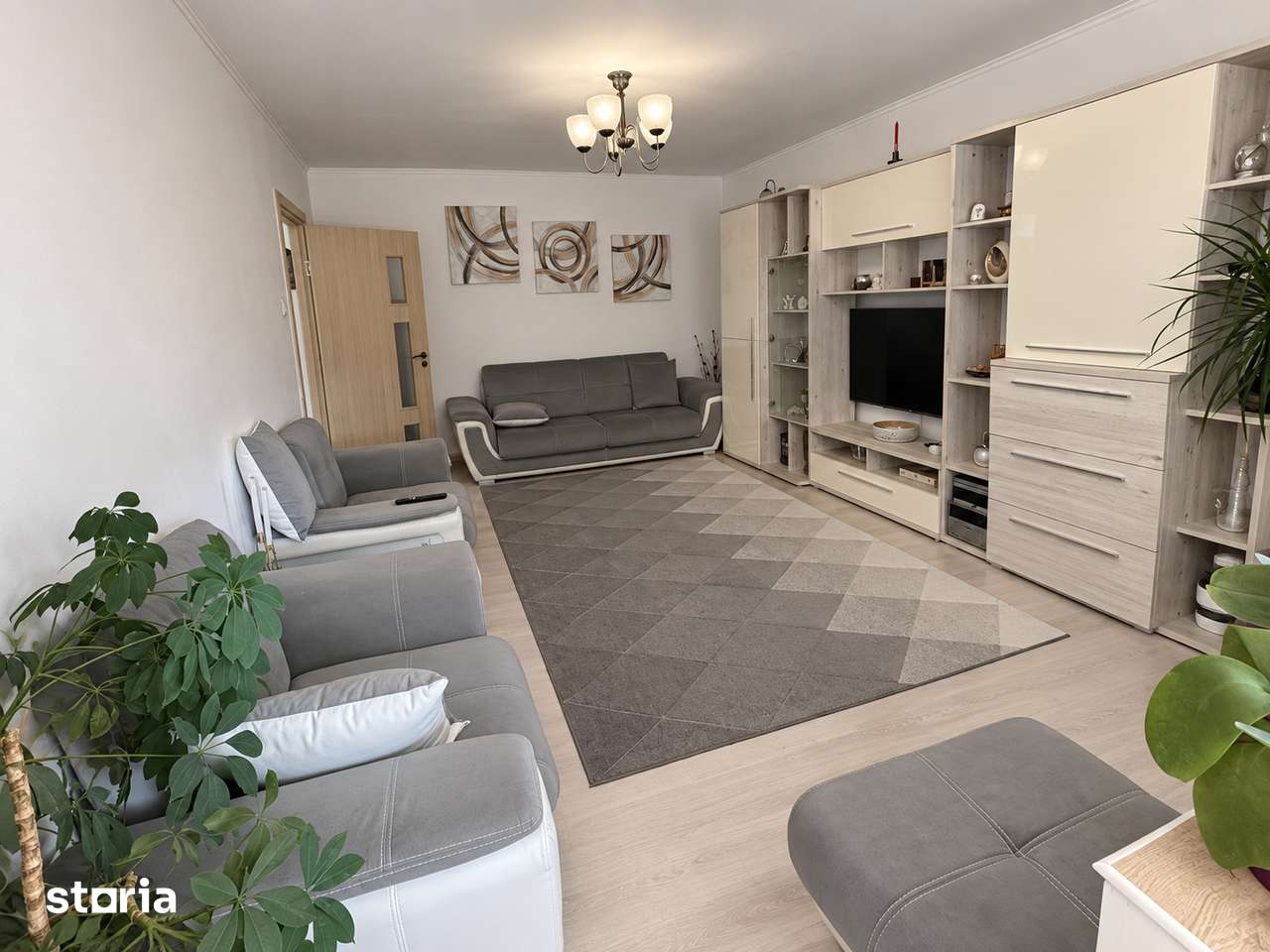 Apartament 4 camere/ Colentina/ Dna Ghica/ Centrala Proprie/ 2 Parcari — fotografia 1