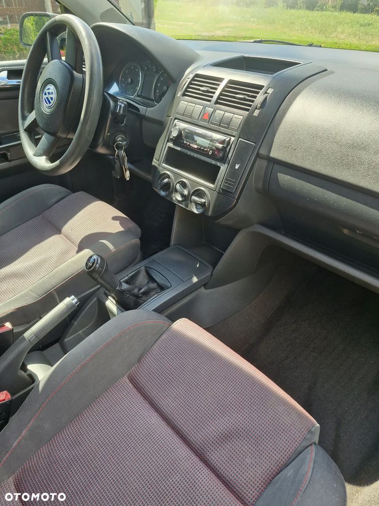 Volkswagen Polo 1.4 16V Comfortline - 5
