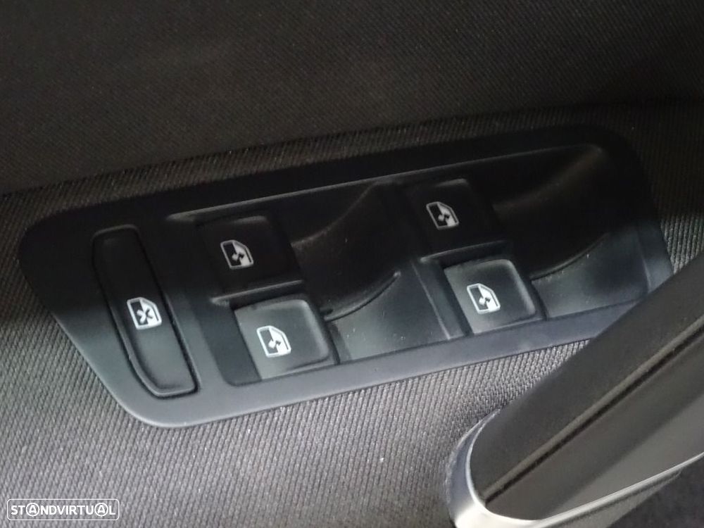 VW Golf Variant 1.6 TDi Confortline - 10