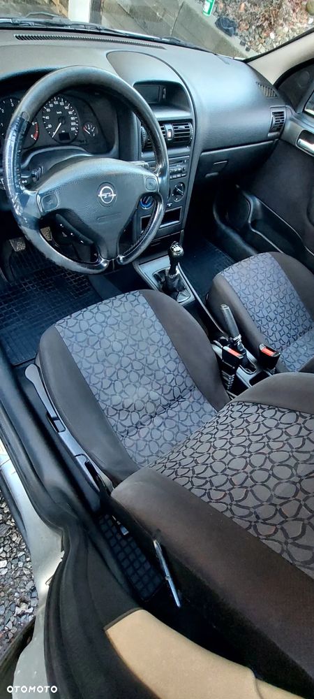 Opel Astra 2.0 DTI - 12