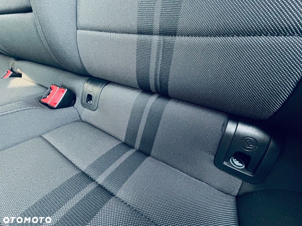 Volkswagen Golf - 27