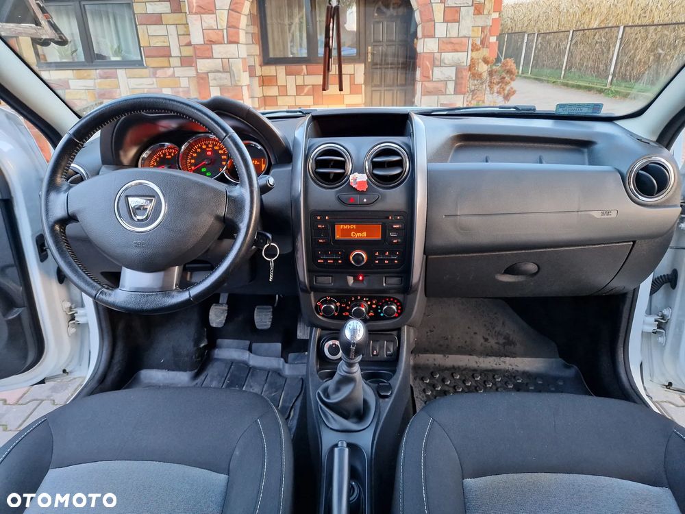 Dacia Duster 1.6 SCe Laureate 4x4 S&S - 13