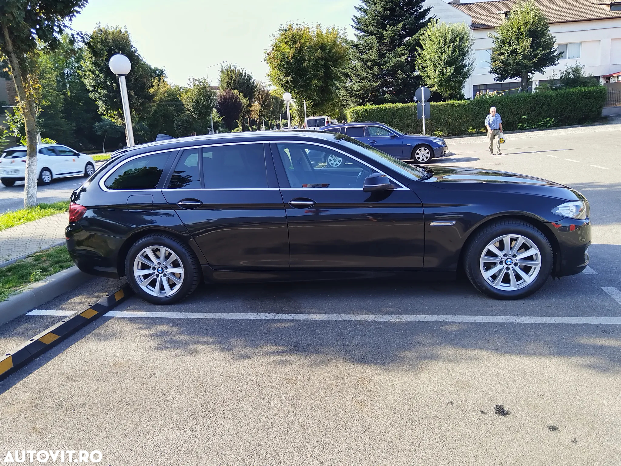 BMW Seria 5 520d Touring - 2