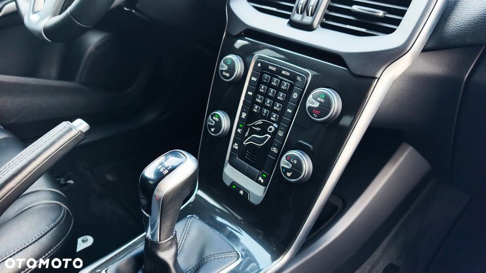Volvo V40 D3 Momentum - 28