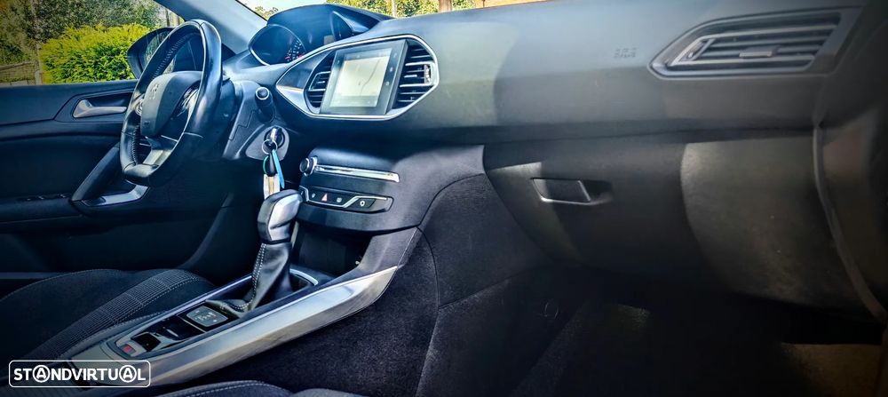 Peugeot 308 1.2 PureTech Allure Full LED EAT8 - 6