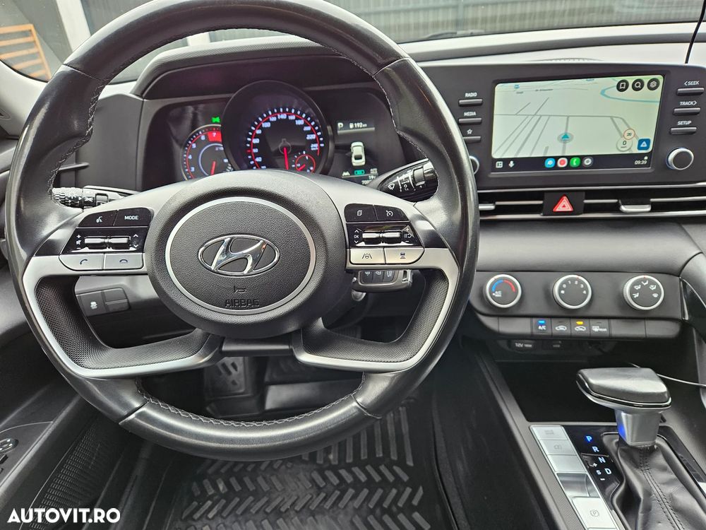 Hyundai Elantra 1.6 l 123 CP CVT Comfort - 13