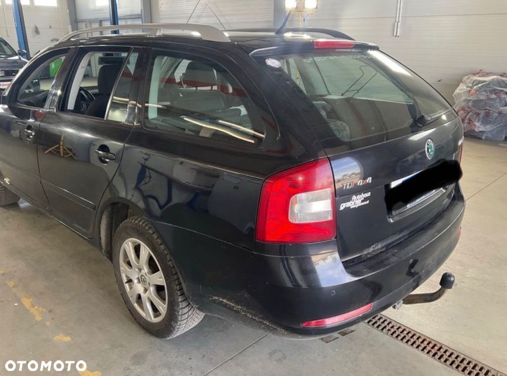 Skoda Octavia Combi 2.0 TDI DPF DSG 4x4 AllDrive - 6